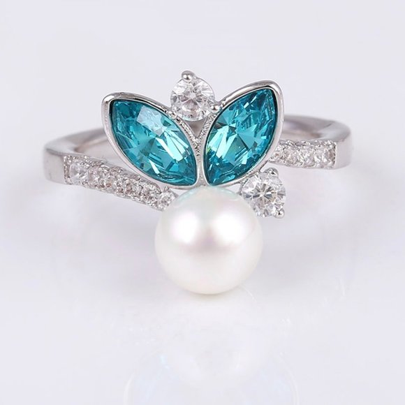 Stunning Butterfly Swarovski Ring - Picture 7 of 14